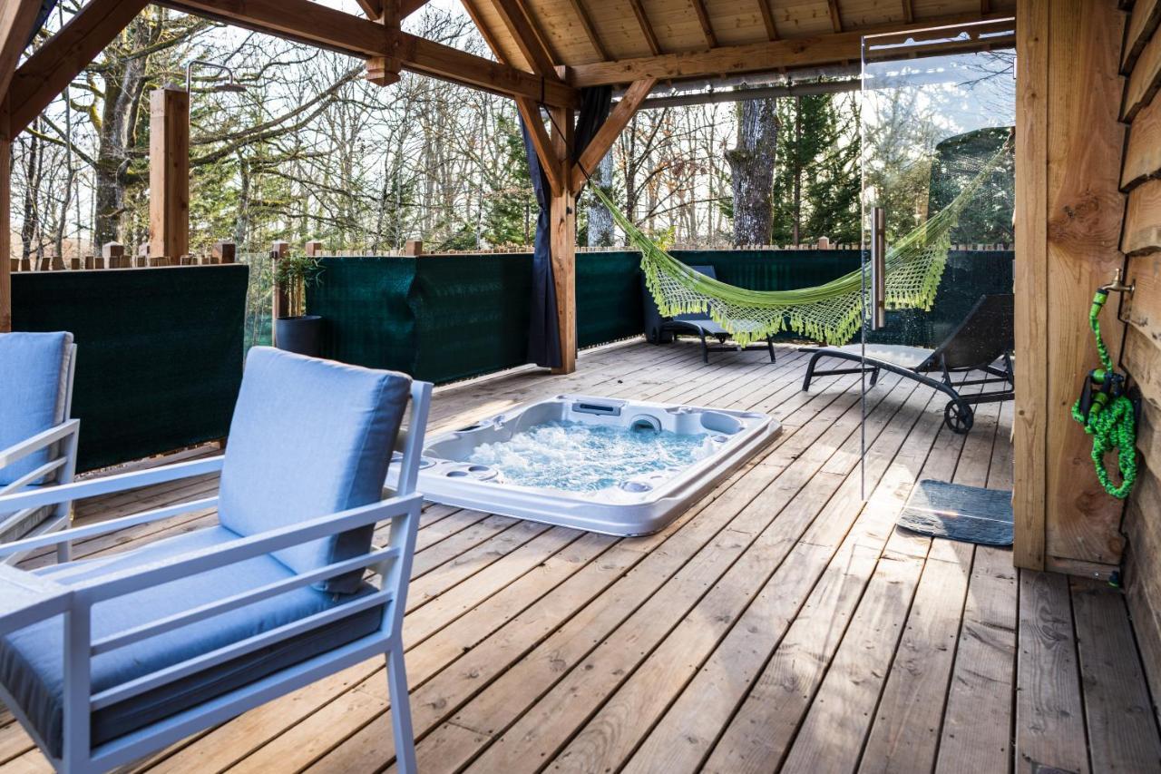 Charmante Cabane Dans Les Arbres Avec Jacuzzi Et Sauna Boismorand Exterior photo