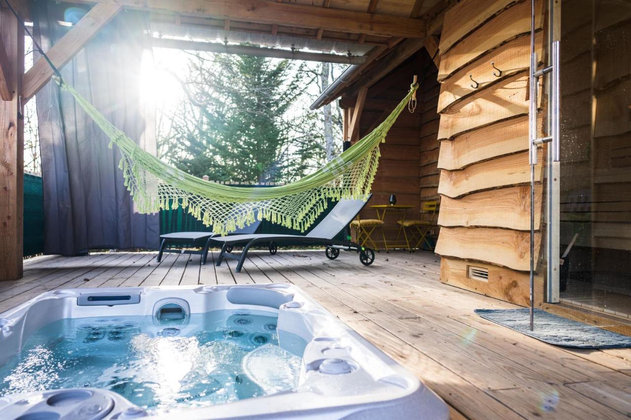 Charmante Cabane Dans Les Arbres Avec Jacuzzi Et Sauna Boismorand Exterior photo