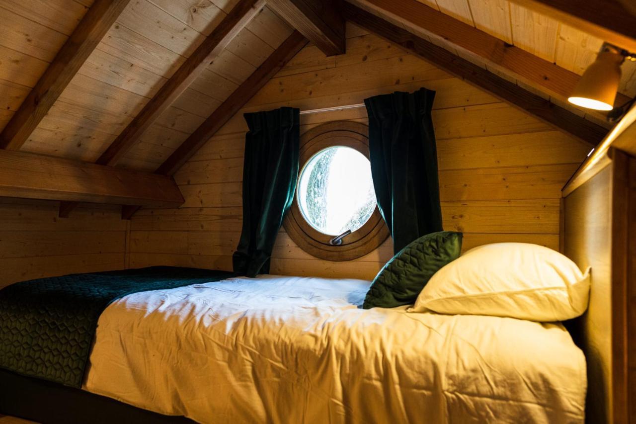 Charmante Cabane Dans Les Arbres Avec Jacuzzi Et Sauna Boismorand Exterior photo