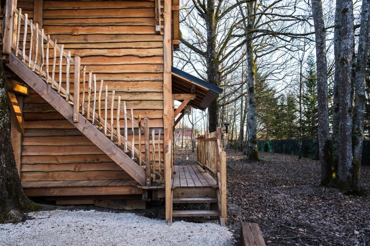 Charmante Cabane Dans Les Arbres Avec Jacuzzi Et Sauna Boismorand Exterior photo