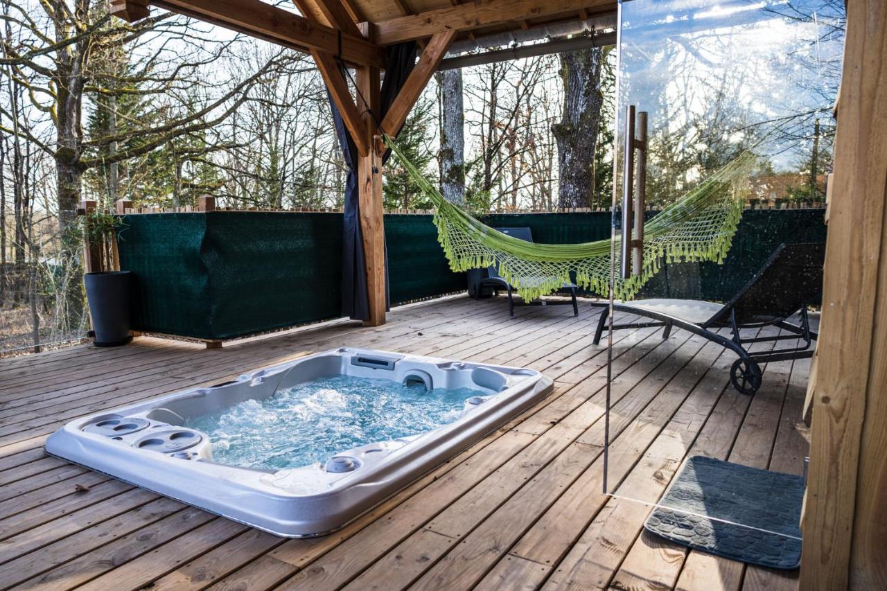 Charmante Cabane Dans Les Arbres Avec Jacuzzi Et Sauna Boismorand Exterior photo