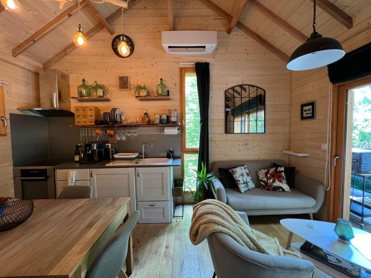 Charmante Cabane Dans Les Arbres Avec Jacuzzi Et Sauna Boismorand Exterior photo