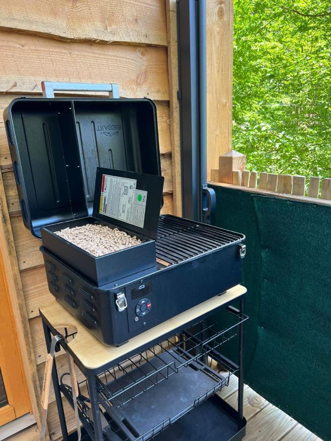 Charmante Cabane Dans Les Arbres Avec Jacuzzi Et Sauna Boismorand Exterior photo